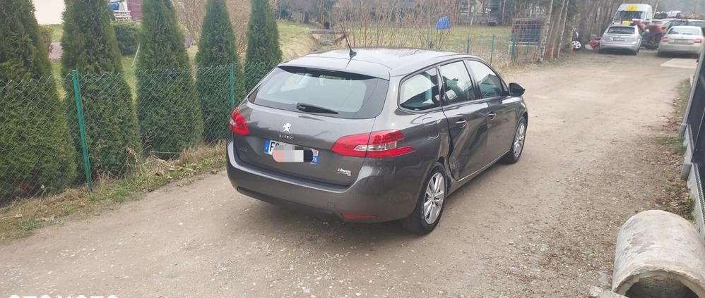 Peugeot 308 cena 33200 przebieg: 88000, rok produkcji 2018 z Kielce małe 137